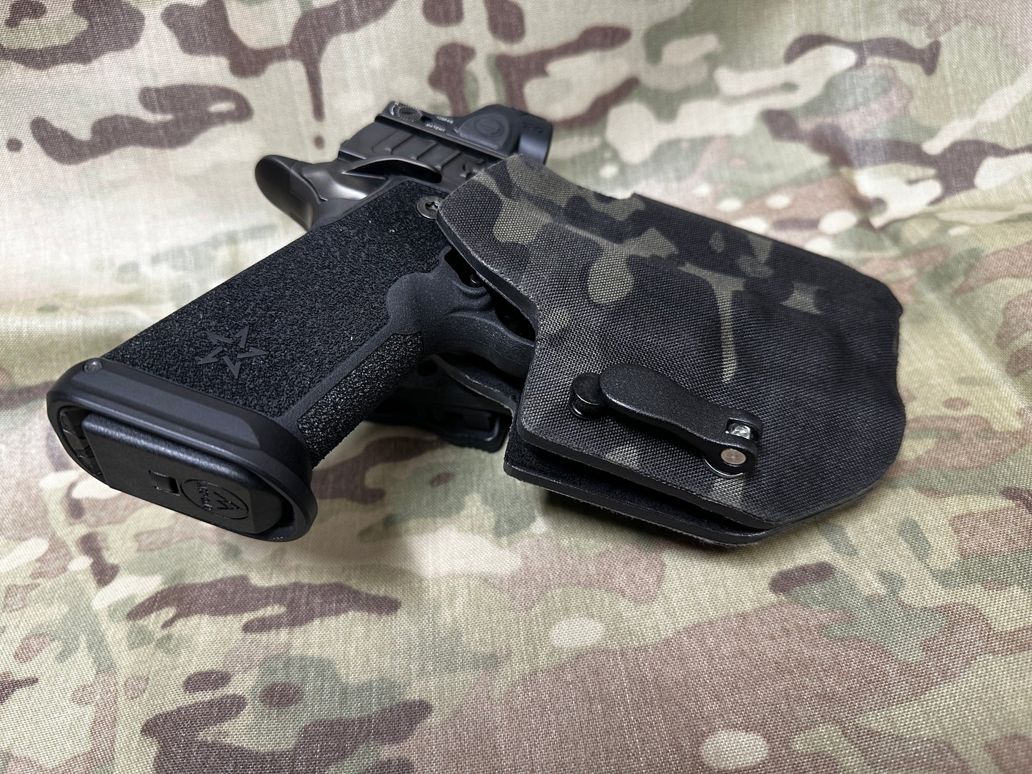 MK3 Outside Waistband w/ Light